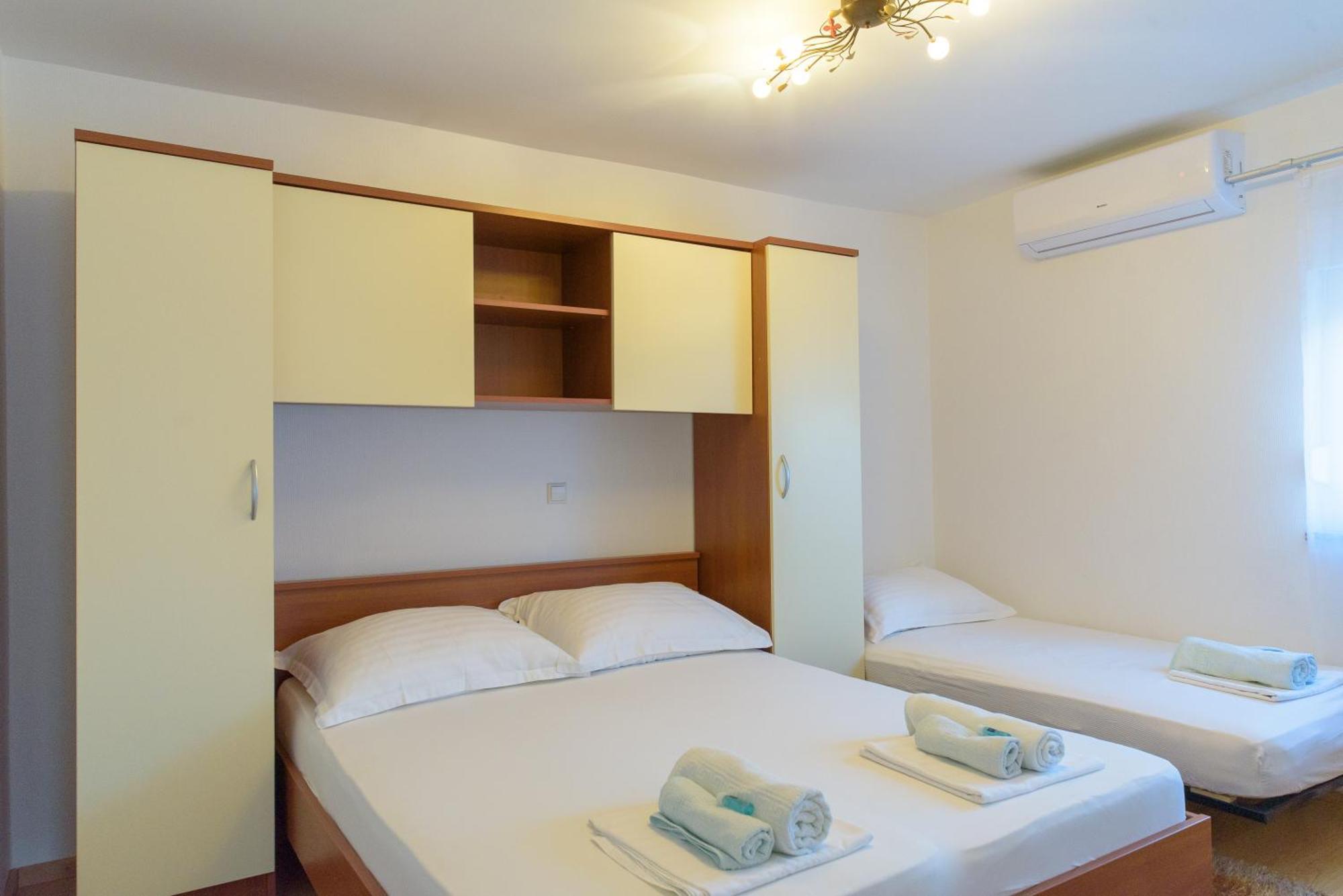 Jeli Apartments Starigrad Paklenica Habitación foto